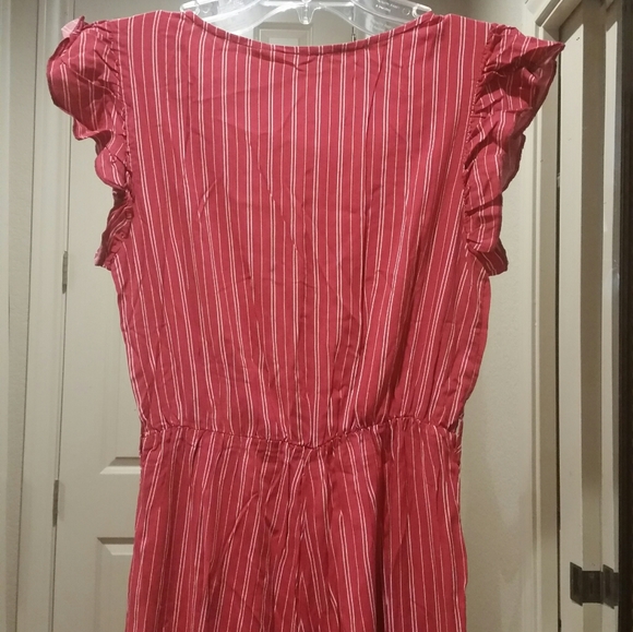 Wrap front Ruffle Sleeve jumpsuit - Picture 4 of 9